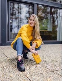 Leora Yellow