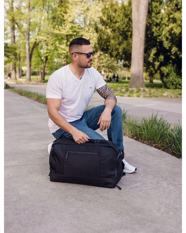 Zyro Black
