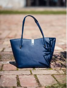 Wennie Big Dark Blue